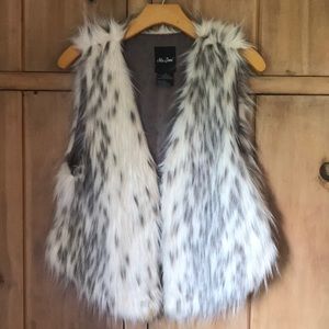 Fur vest